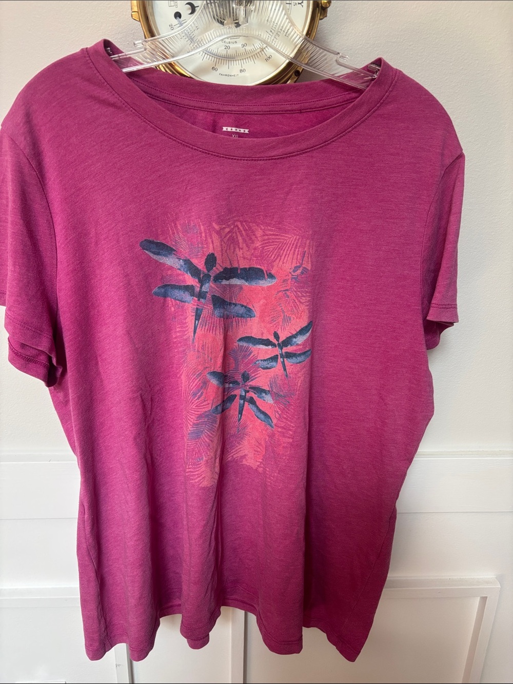 magenta crew neck t-shirt xxl